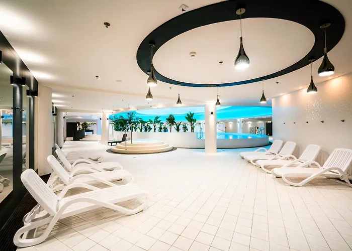 Hanza Black & White 17Th Floor Spa & Pool Free Parking By Stayly