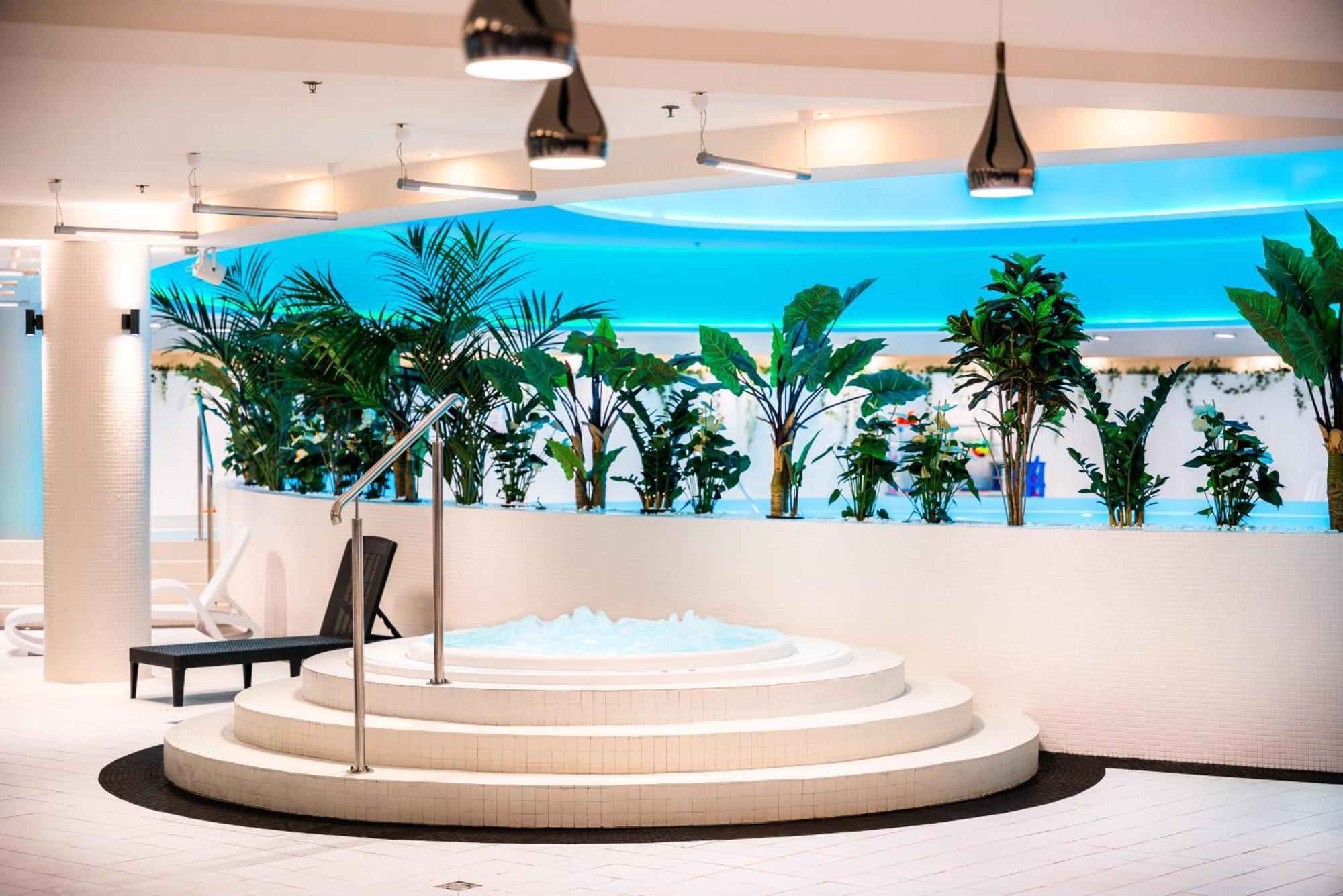 Hanza Black & White 17th Floor & Pool Free Parking By Stayly Apartment *